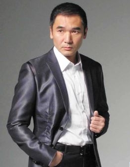 方中信、郭可盈、形象設計師吉米、劉錫明參加重慶會展中心美博會奧斯卡頒獎盛典