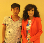 米雪與經紀人李志合影