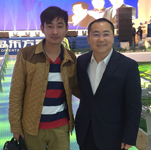 經濟學家趙曉與經紀人李志合影